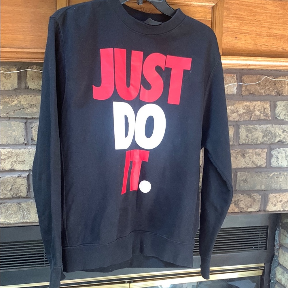 Unisex size small Nike “just do it” black sweatshirt euc 😊